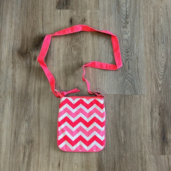 Bright Coral Chevron Crossbody purse with main zipper & front Velcro pouch - Picture 2 of 11